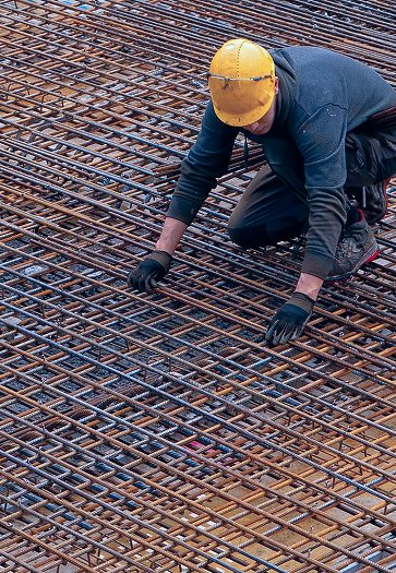 Ferraillage et treillis soudés sur chantier de gros-œuvre